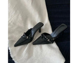 ベルトストラップスティレットミュールヒール (BLACK)