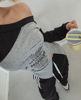 バターフルレタリングアンバランスオフショルダー長袖Tシャツ