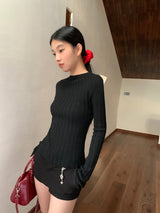 Red bow slit long-sleeved knit shirt