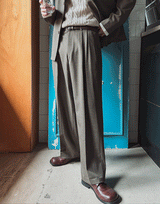 Milo two-tuck wide slacks