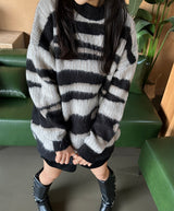 ZEBRA BLACK MARBLING BOXY MODERN HIP KNIT