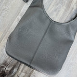 ペブレッドレザーショルダーバッグ