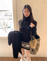 Muse Nordic Turtleneck Line One-Piece Dress