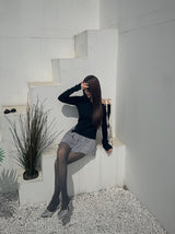 Uncut strap ribbed long-sleeved top