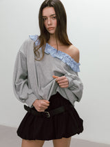 FRILL OFF SHOULDER SWEATSHIRT / GREY
