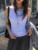Prim Ribbed Round Sleeveless