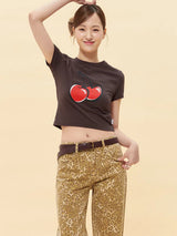 シグネチャービックチェリークロップTシャツ【ダークブラウン】