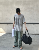 スクエアフレームレタリング半袖Tシャツ