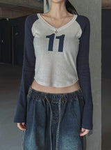 11 V-neck color matching raglan long sleeves
