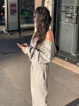[MADE] Stern hip-to-way off-shoulder sweatshirt