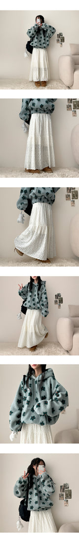 Foram Thick Lace Banding Long Skirt