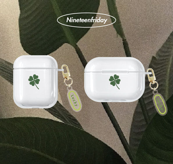 Four leaf clover Airpods case + charm