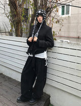 斜めボタンタートルネックニット
