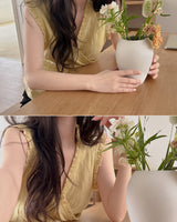 Moose linen frill blouse