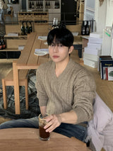 Croiffle v-neck knitwear