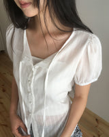 Fle strap punching puff blouse