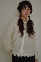 Cottage Embroidery Garden Blouse [Ivory]