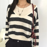 Yanky Stripe Deep U-Neck Layered Knitwear