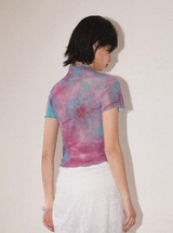 A半袖Tシャツウィズ ア ハーフハイカラー, レギュラーショルダー, プリンティドパターン, アンドレースエラスティックイヤーシェイプドトリムズ