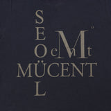 GLYPH CROSS SEOUL LETTERING LOGO CROP HALF T