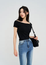 rope shirring off-shoulder tee
