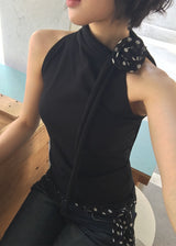 CORSAGE DOT SCARF