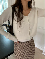 Creamy V-neck cardigan