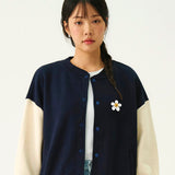 [UNISEX] フラワードット刺繍ベースボールジャケット