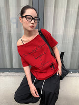 Lettering one-shoulder off-shoulder overfit short-sleeved T-shirt