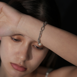 pearl chain brace