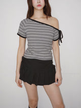 Edge Unbalanced Shoulder Stripe Short Sleeve T-Shirt