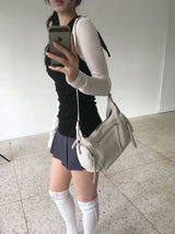 ラインショルダーバッグ