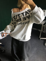 halter off-shoulder T-shirtoff-shoulder lettering sweatshirt