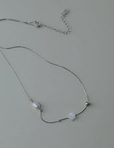 [MADE] rose arc trail necklace