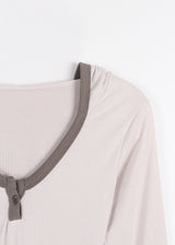 VラインオフフードTシャツ
