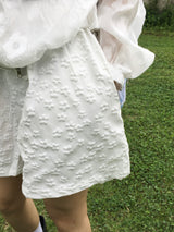 Zan Flower Embossed Short Pants (5c)
