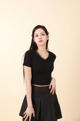 Lace V-neck Crop T-shirt Black