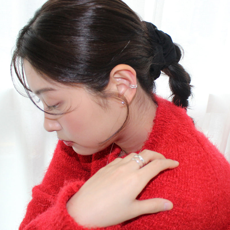 Heart hold earcuff (Matte)