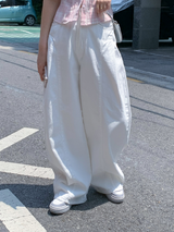 エニーピンタックパンツ