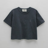 (T-6828)エッセンシャルロゴナップスセミクロップTシャツ