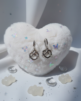[VIVIZ ウナ Piercing] プレッツェル ハギーズ ピアス - Silver Color
