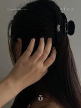 ロゴボタンヘアクリップ M