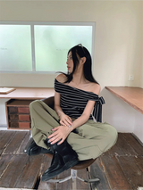 Unbalanced Color Off-Shoulder Strap Stripe Tee