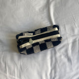 Clam round pencilcase _ Fur Dark gray Checkerboard