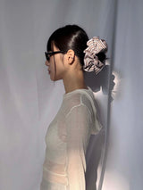 PETAL STRIPE SCRUNCH / BEIGE