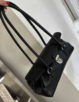 バックルバゲットショルダーバッグ