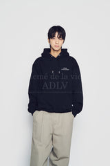 24FW アップサイドダウンロゴナッピングズリーフーディーブラック