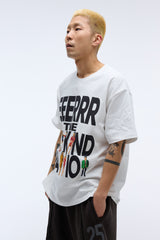 Weekend warrior people artwork T-shirt (White)