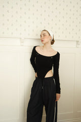 Eyelet side-cut tee (black)