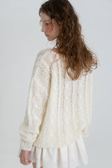Cinnamon cable knit_ivory